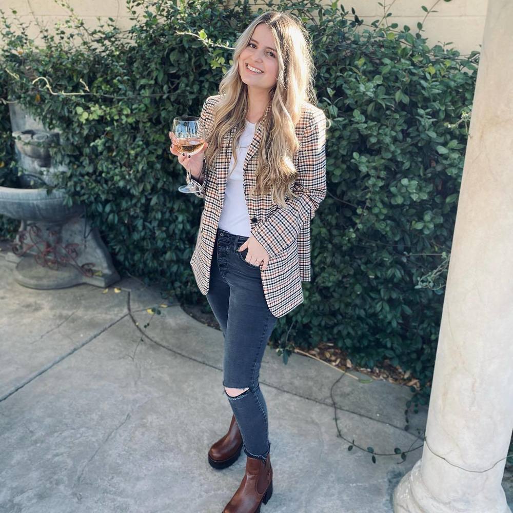 Meet your Posher, Laurynn